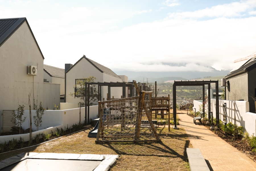 To Let 2 Bedroom Property for Rent in Newinbosch Western Cape